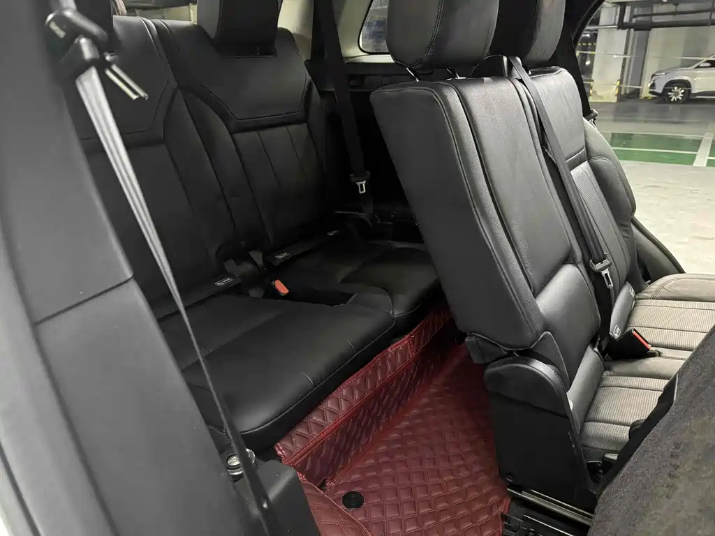 Land Rover Discovery 2018 — фото 11