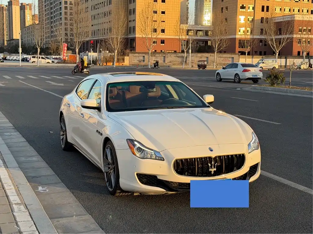 Maserati Quattroporte 2015 — фото 9