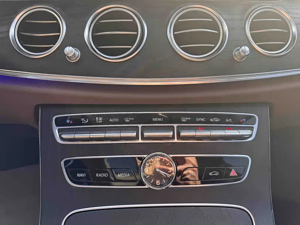 Mercedes-Benz E-Class 2019 — фото 14