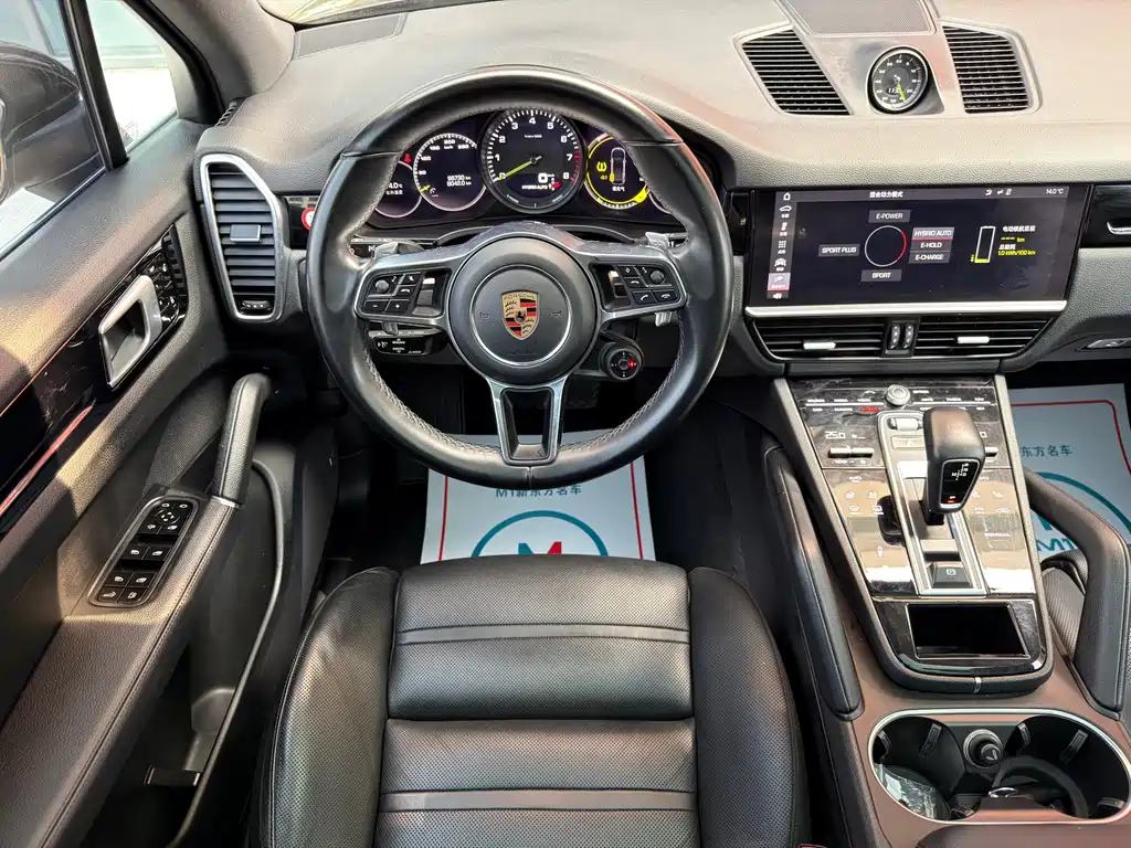 Porsche Cayenne Hybrid 2019 — фото 11