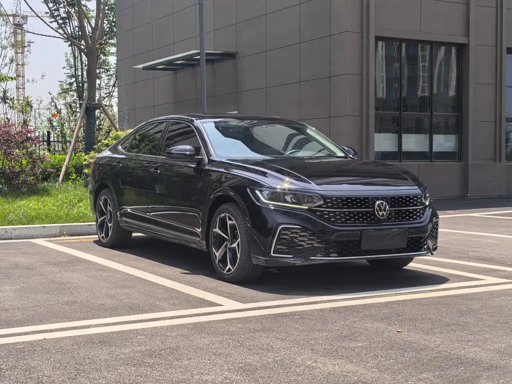 Volkswagen Passat 2025