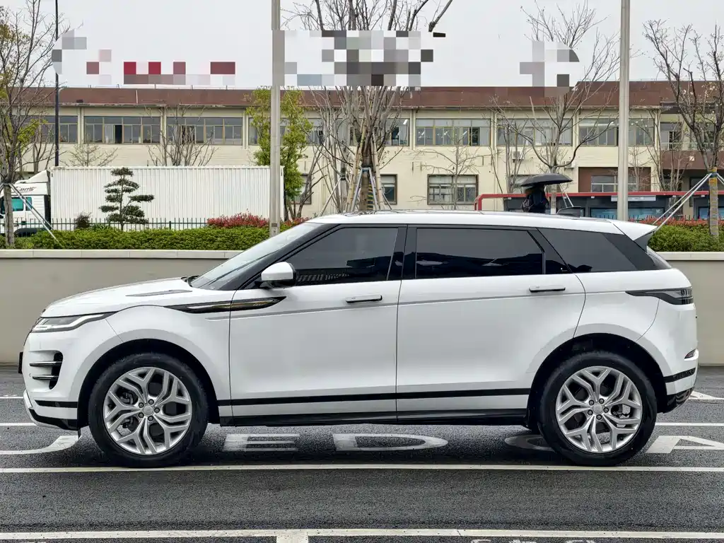 Land Rover Evoque 2023 — фото 8