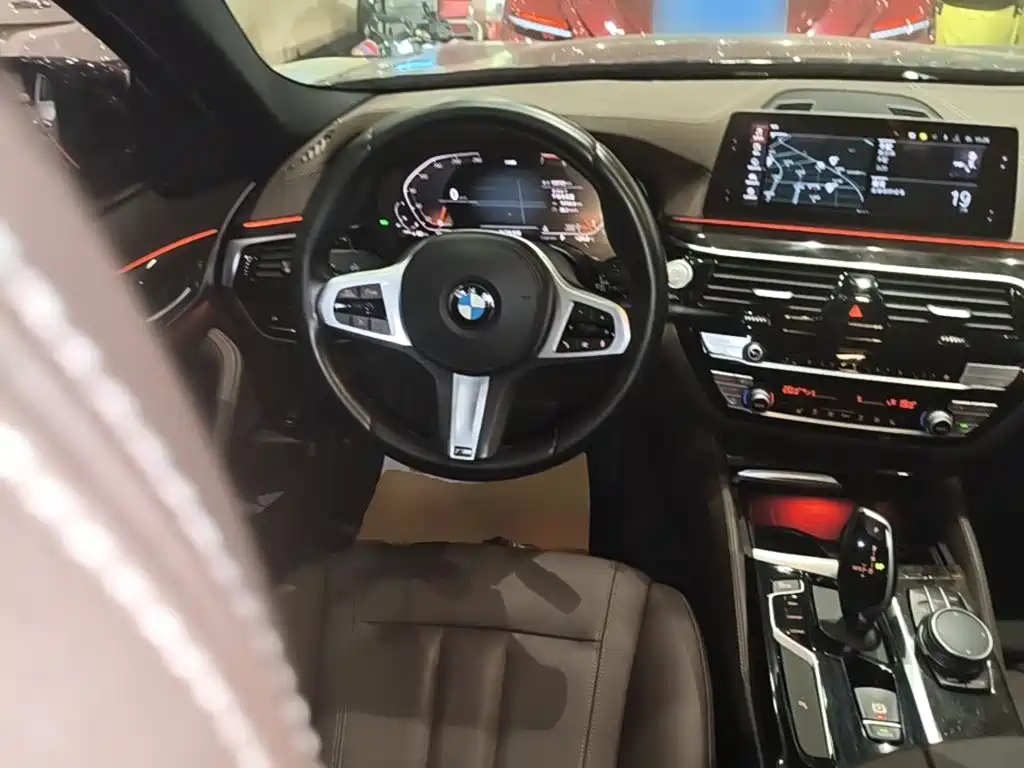 BMW 5 Series 2020 — фото 11