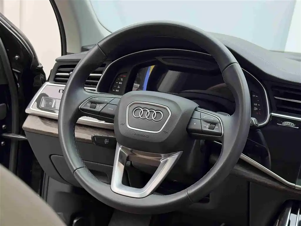 Audi Q7 2024 — фото 12