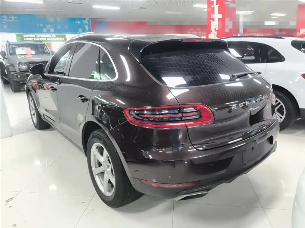 Porsche Macan 2017 — фото 23