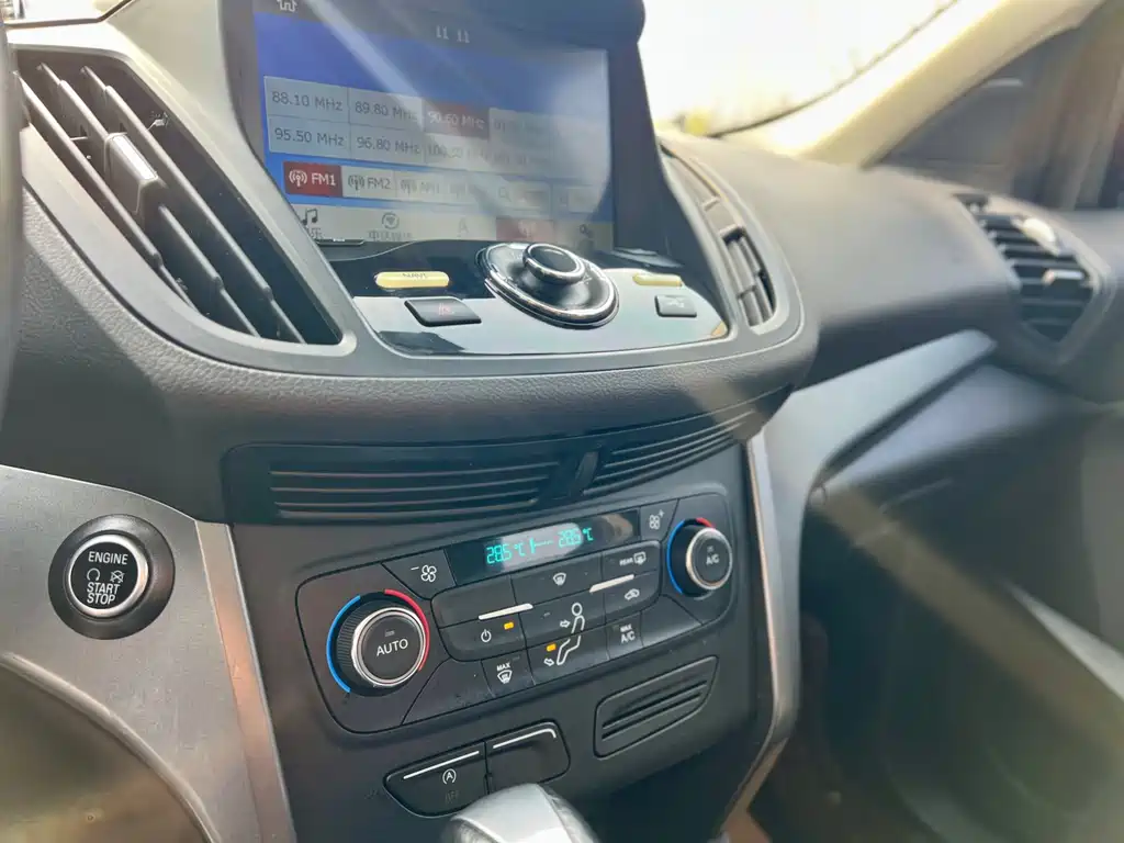 Ford Kuga 2018 — фото 10