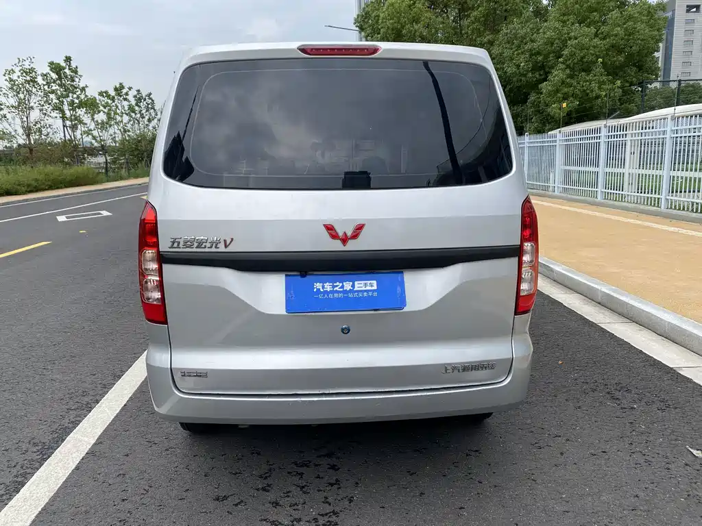 Wuling Hongguang V 2023 — фото 15