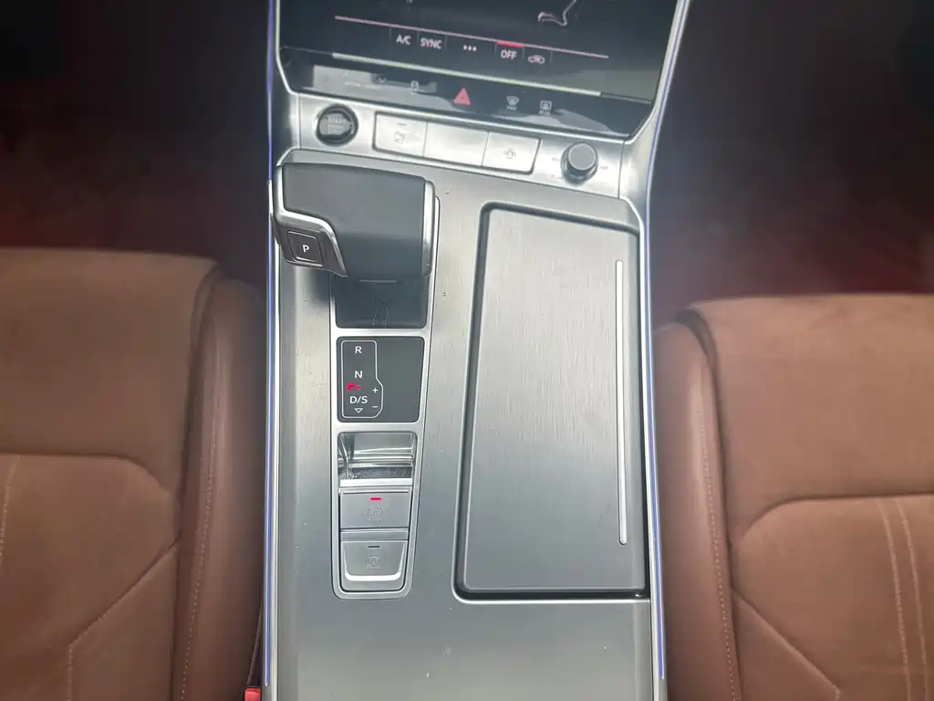 Audi A7L 2025 — фото 11