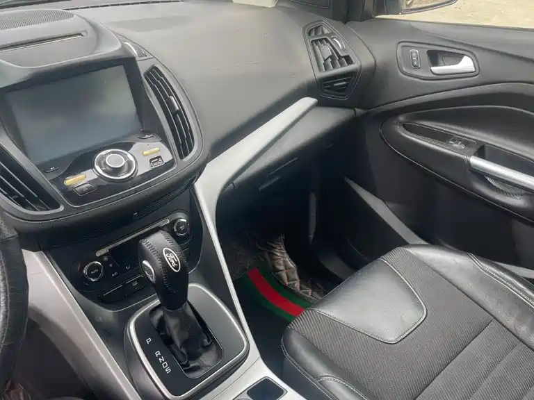 Ford Kuga 2014 — фото 10