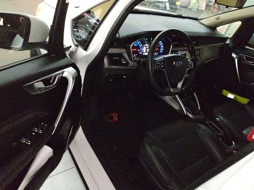 Geely Vision X3 2019 — фото 16