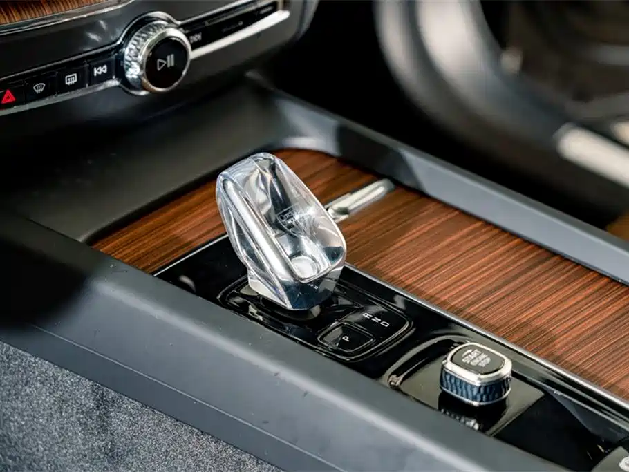 Volvo XC60 2025 — фото 15