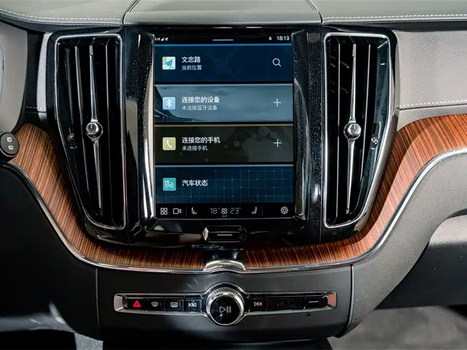 Volvo XC60 2025 — фото 12