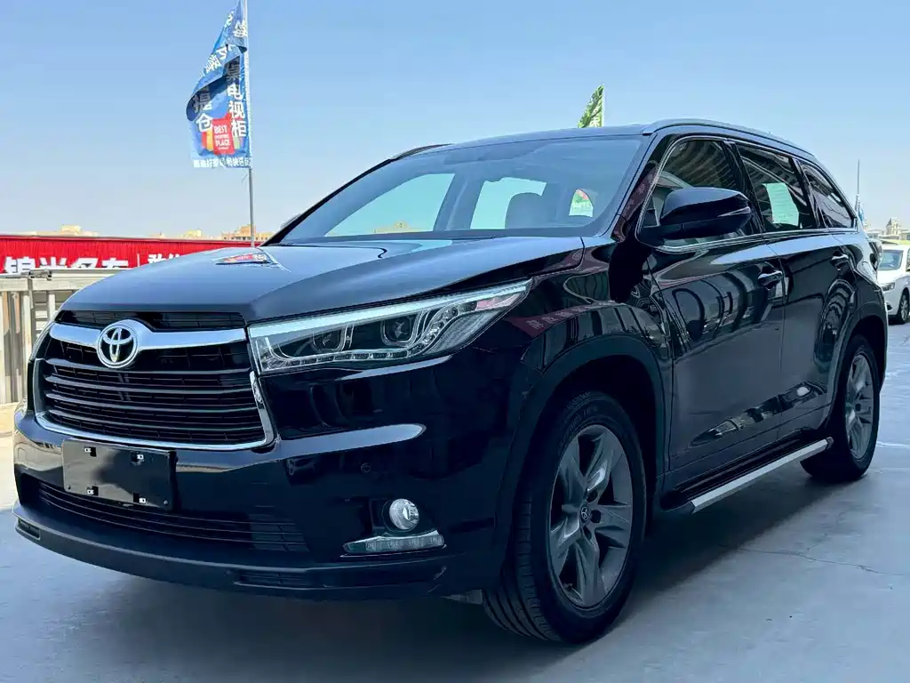 Toyota Highlander 2017 — фото 1