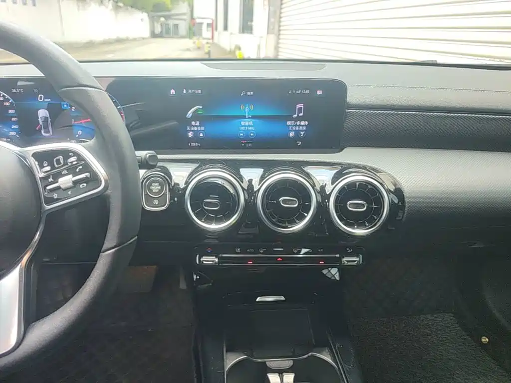 Mercedes-Benz A-Class 2021 — фото 13