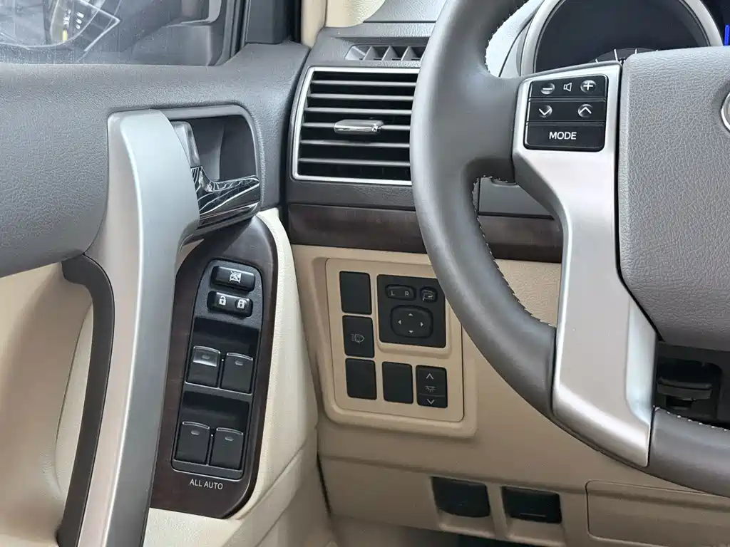 Toyota Prado 2016 — фото 16