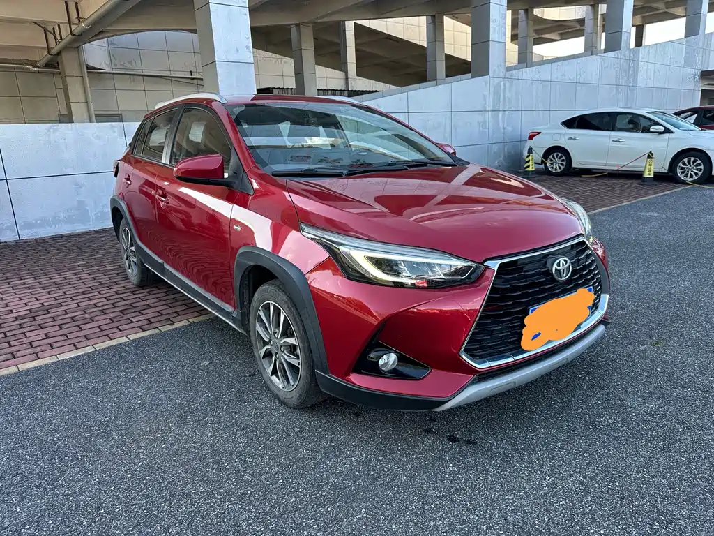 Toyota Yaris L 2022 — фото 2