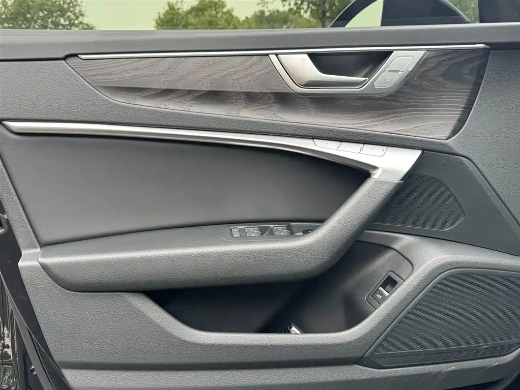 Audi A6L 2024 — фото 11