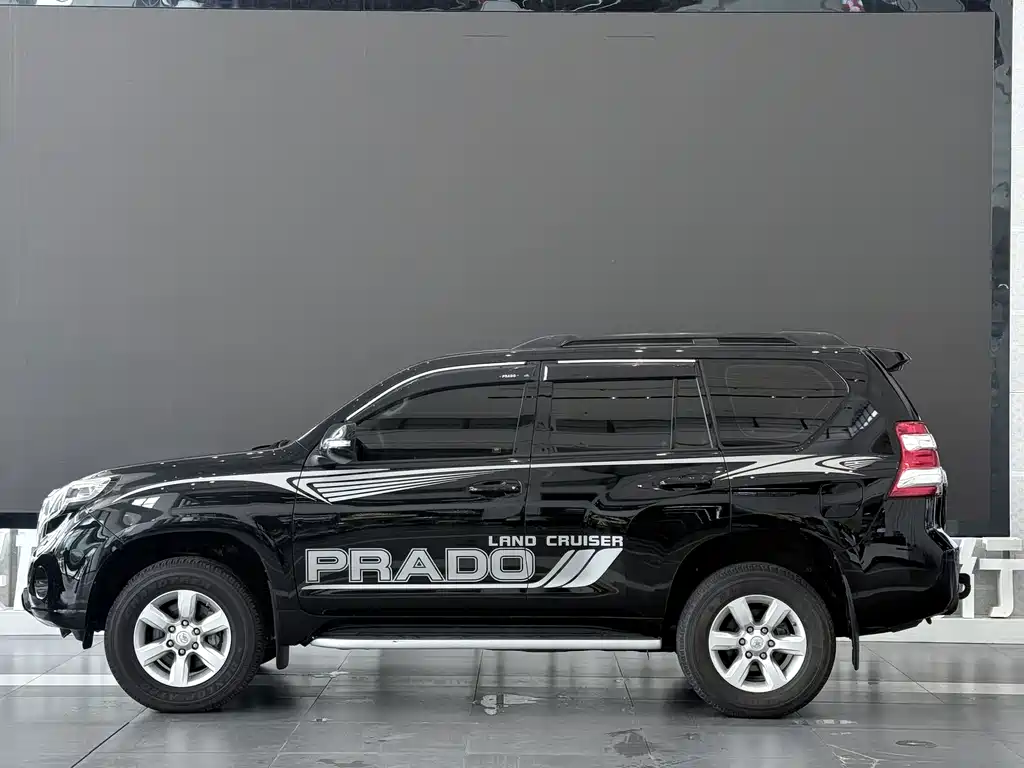 Toyota Prado 2016 — фото 6