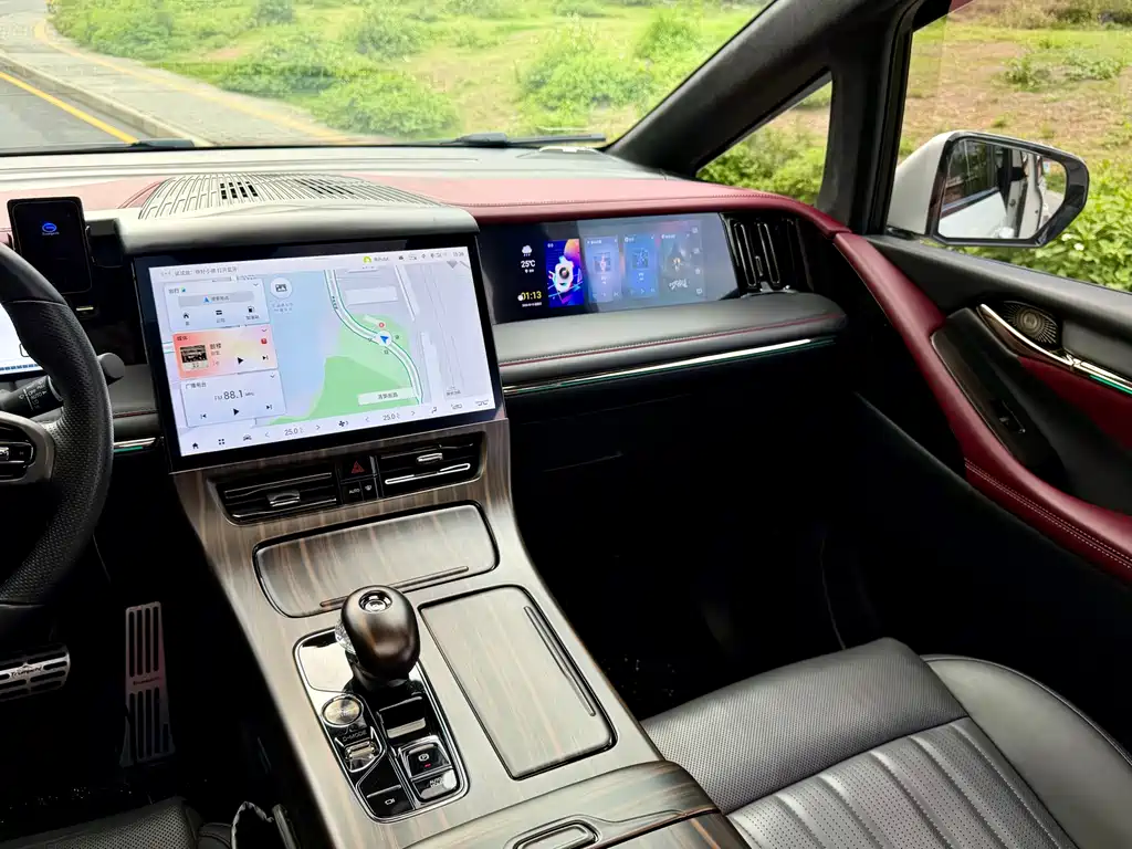 GAC Motor Trumpchi M8 2023 — фото 15