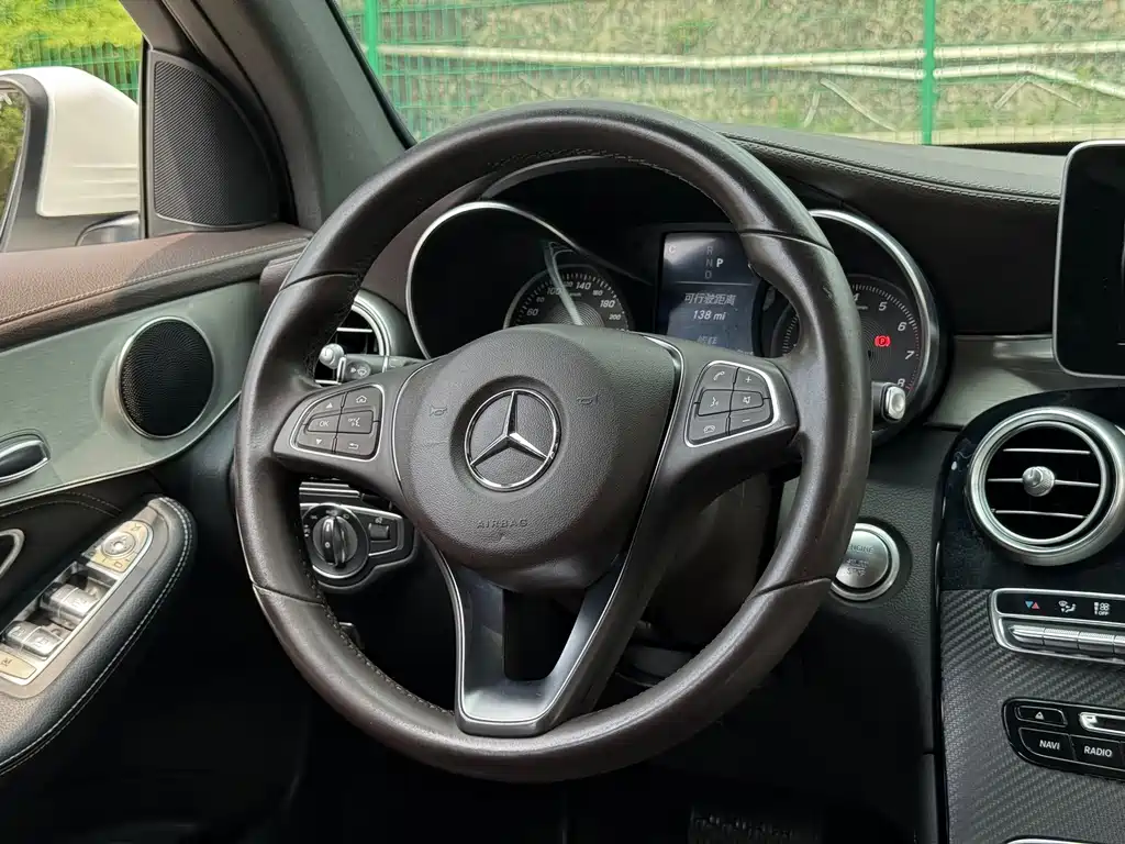 Mercedes-Benz GLC 2017 — фото 12