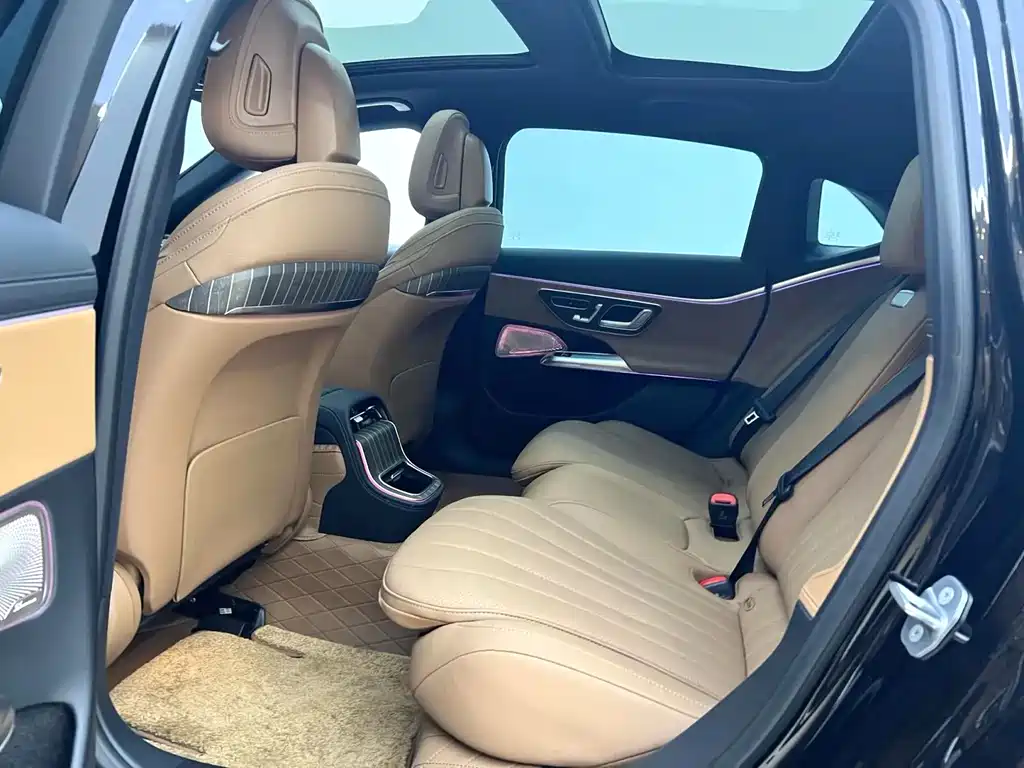 Mercedes-Benz E-Class 2025