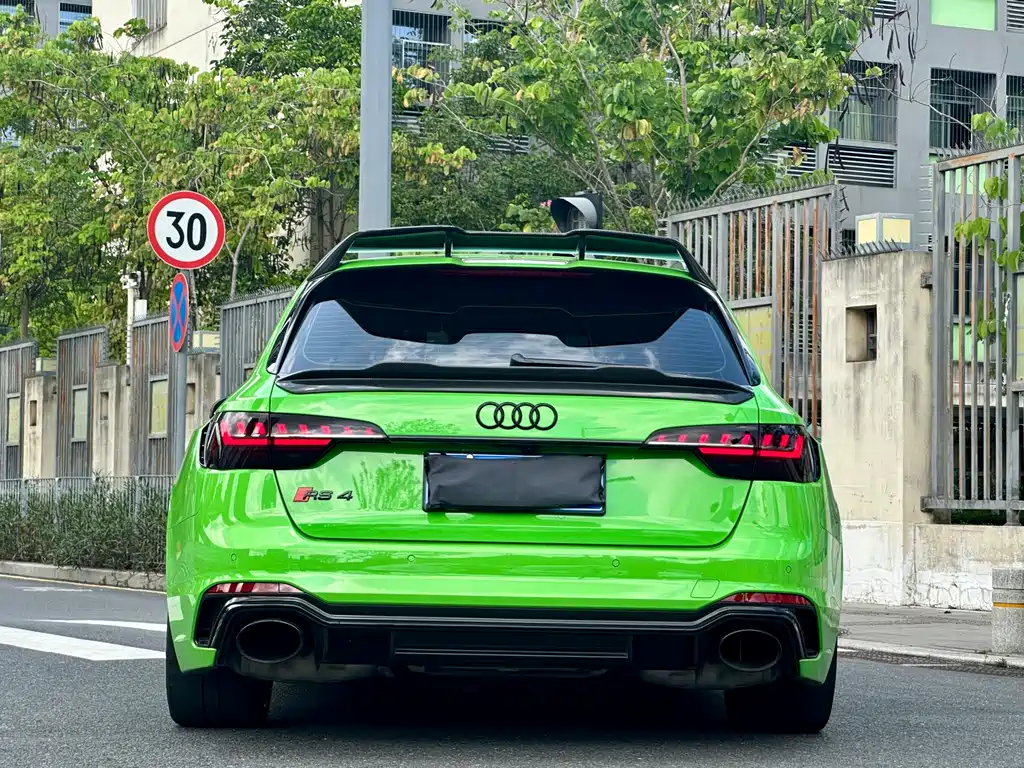 Audi RS 4 2023 — фото 5
