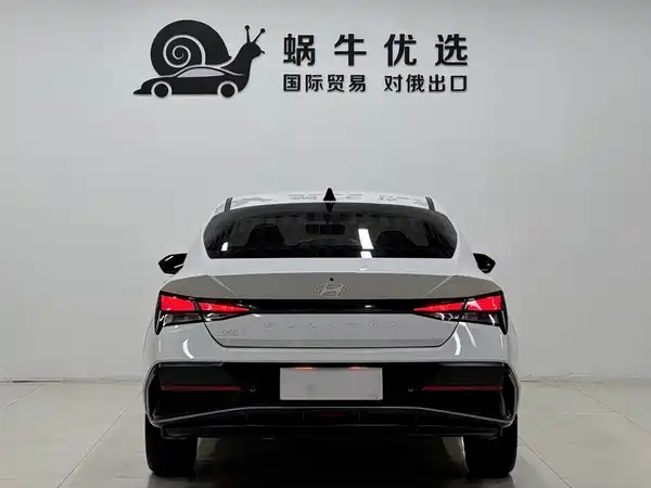 Hyundai Elantra 2023