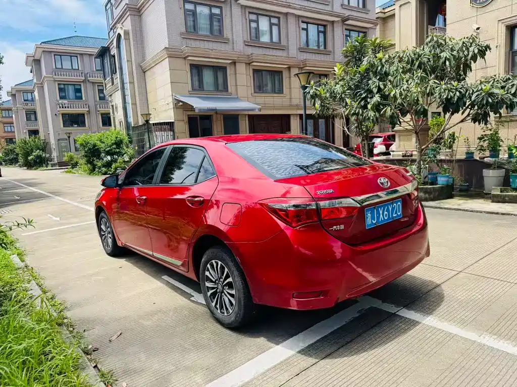Toyota Corolla 2017 — фото 4