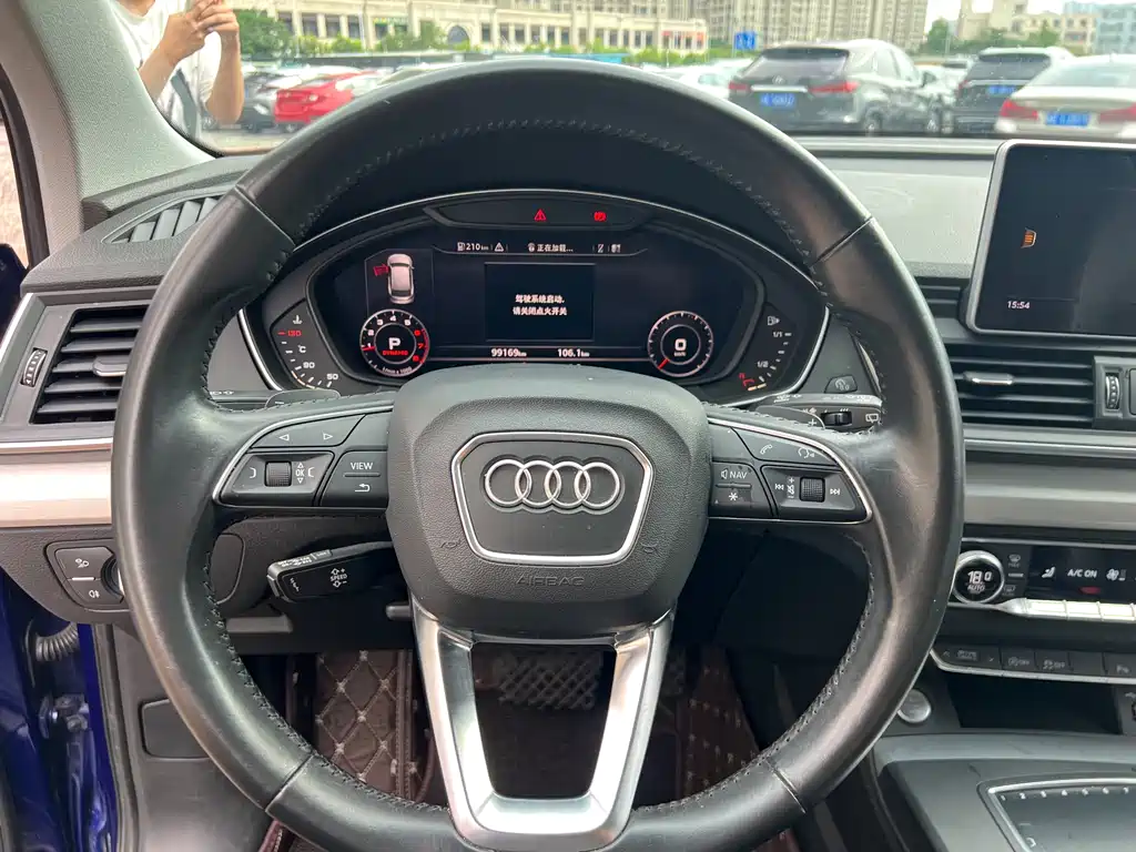 Audi Q5L 2018 — фото 11