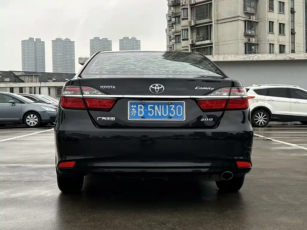 Toyota Camry 2017 — фото 9