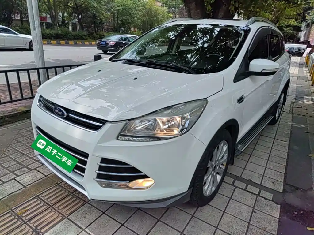 Ford Kuga 2016 — фото 1