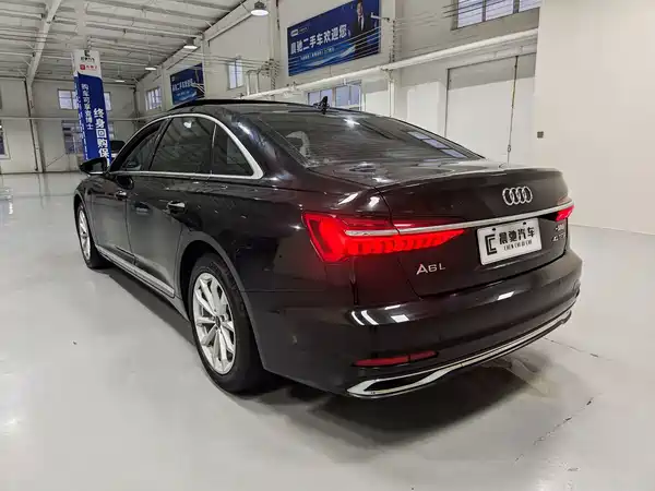 Audi A6L 2022
