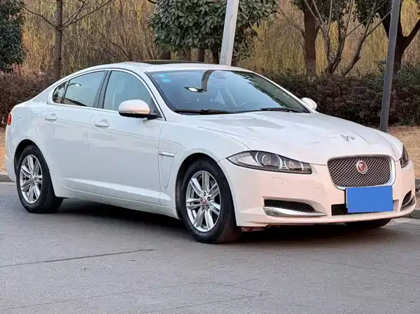 Jaguar XF 2014