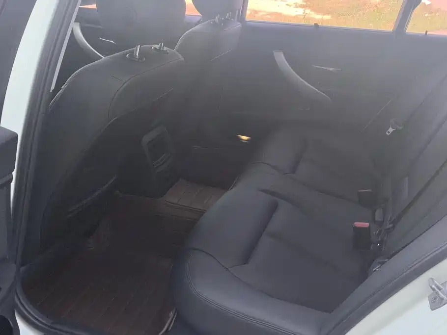 BMW 3 Series 2015 — фото 11