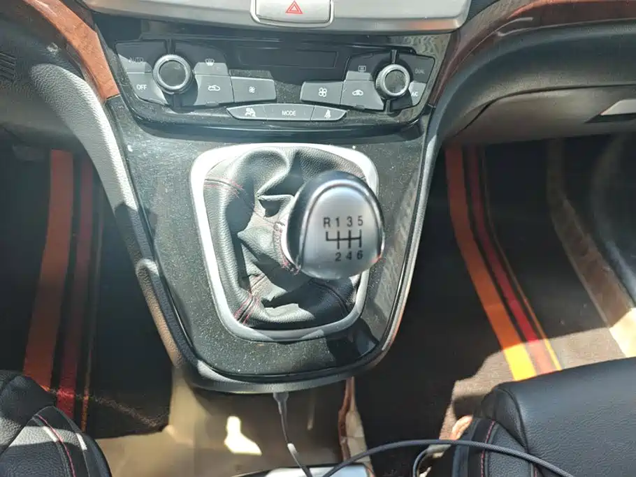 Haval H6 2015 — фото 16
