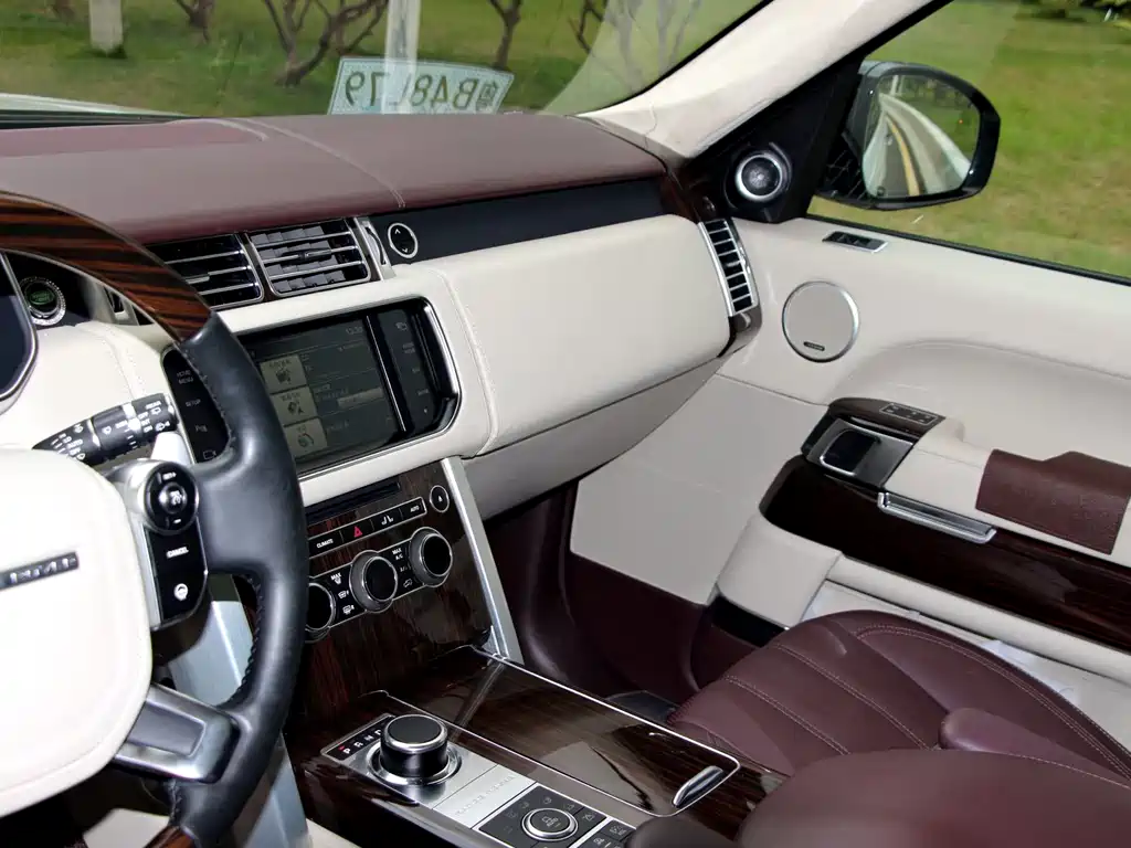 Land Rover Range Rover 2015 — фото 12