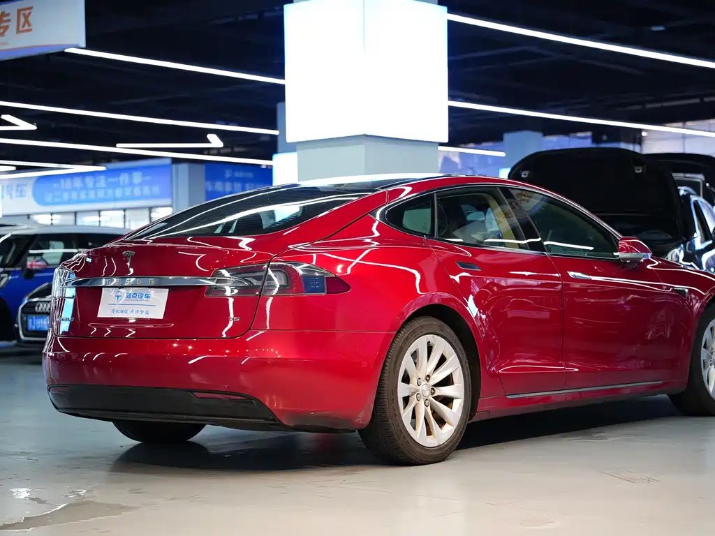 Tesla Model S 2017 — фото 21