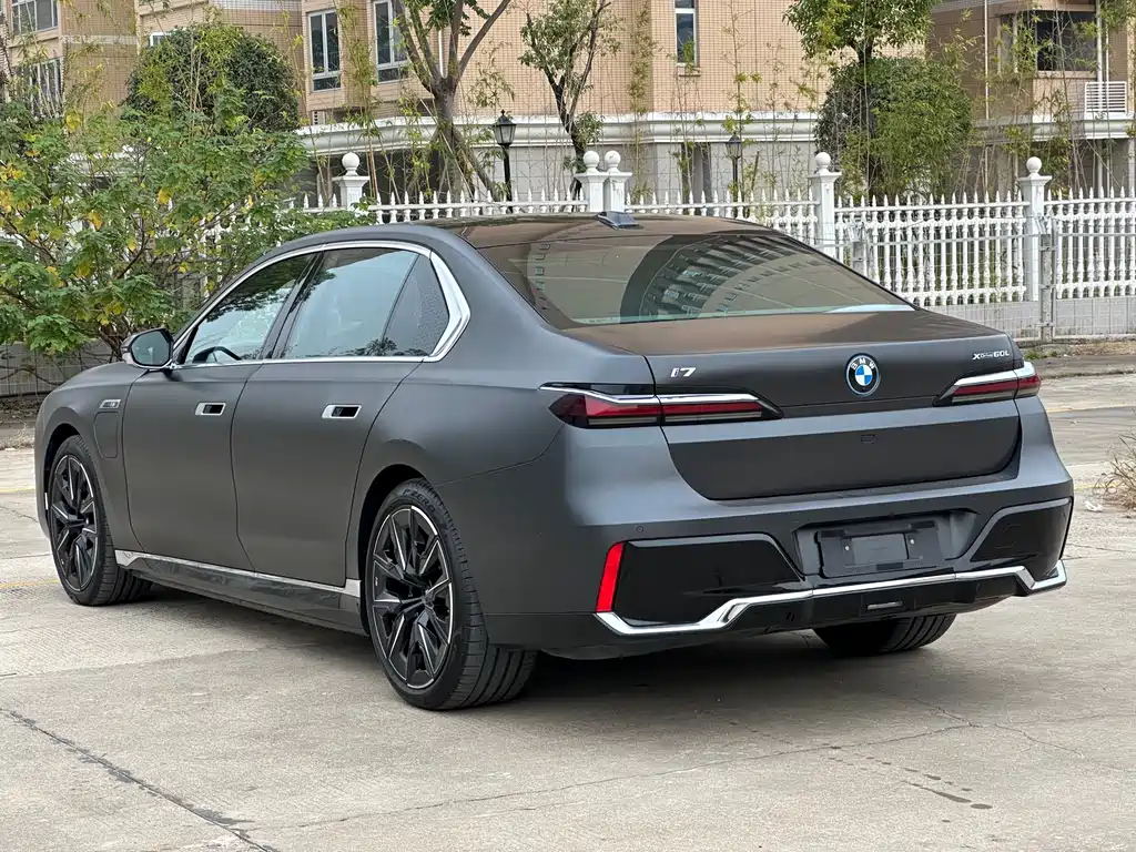 BMW i7 2023 — фото 9