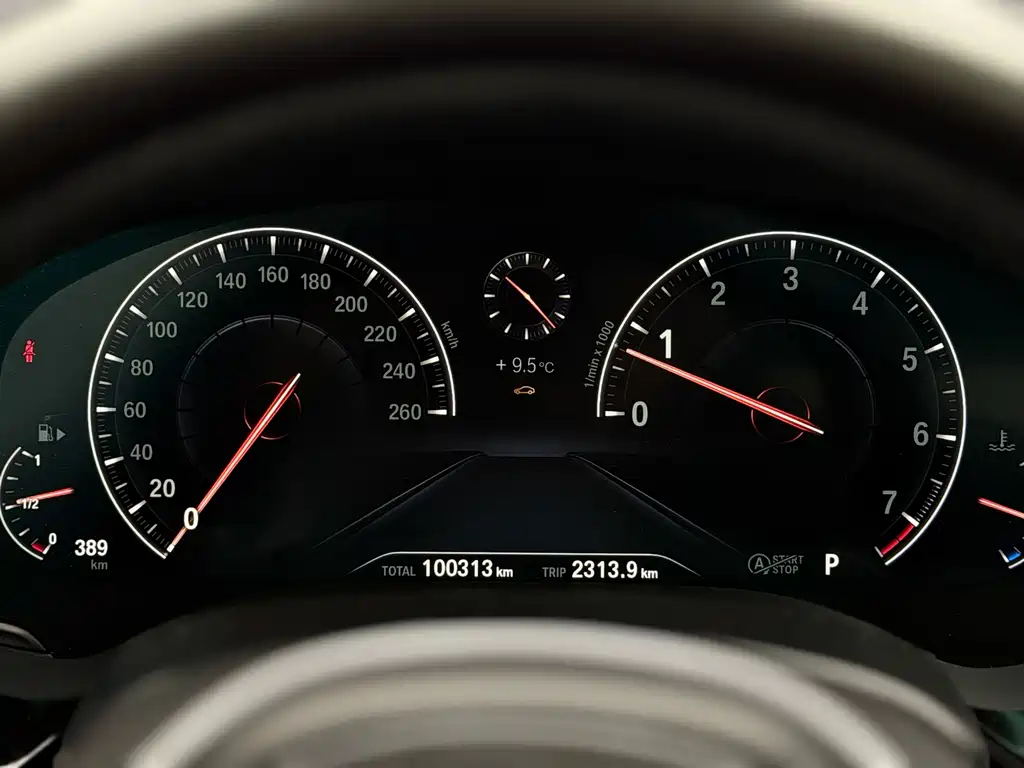 BMW 5 Series 2019 — фото 16