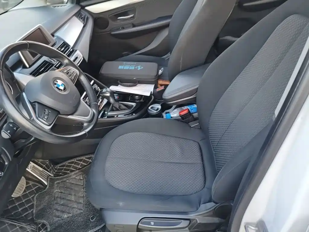 BMW 2 Series Station Wagon 2018 — фото 14