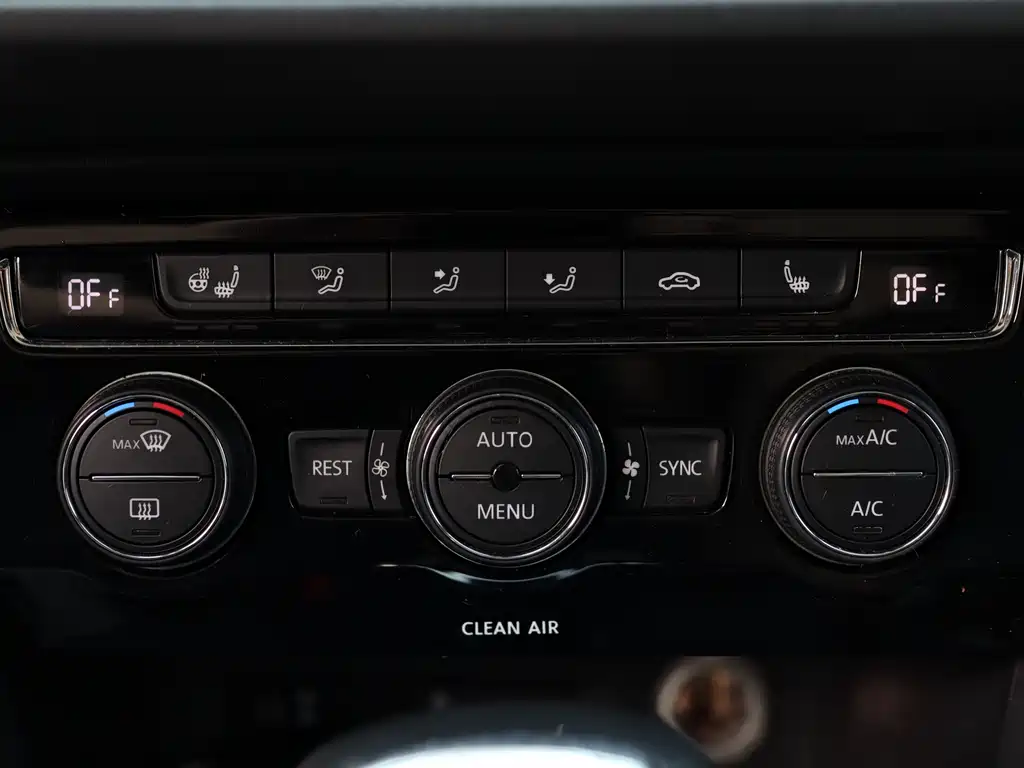 Volkswagen Tiguan L 2017 — фото 12
