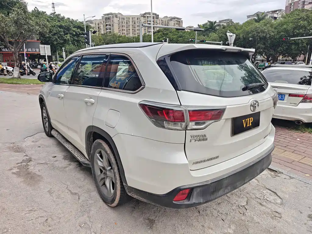 Toyota Highlander 2017 — фото 6
