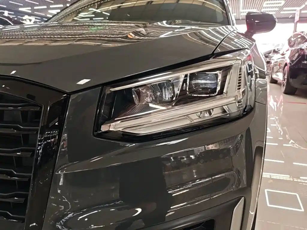 Audi Q2L 2021 — фото 24