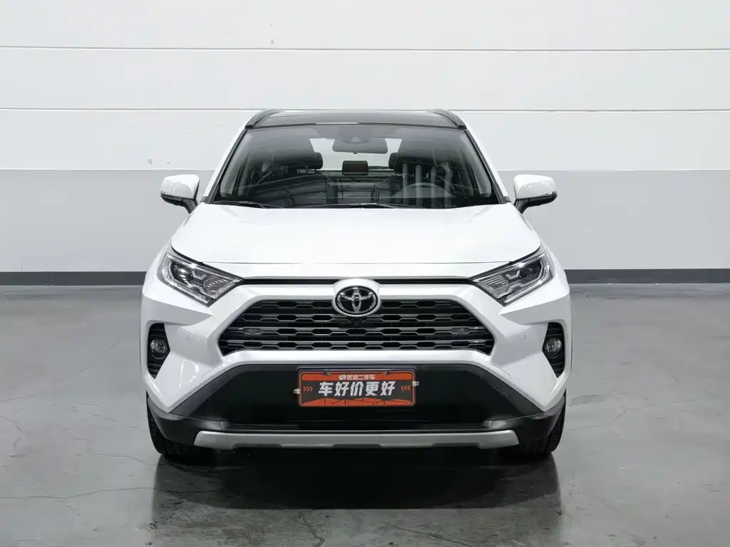Toyota RAV4 2021 — фото 3