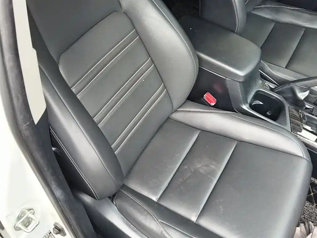 Toyota RAV4 2019 — фото 25