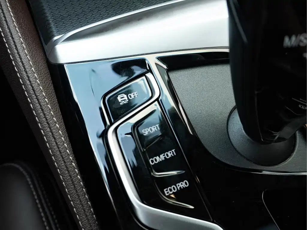 BMW 5 Series 2021 — фото 14