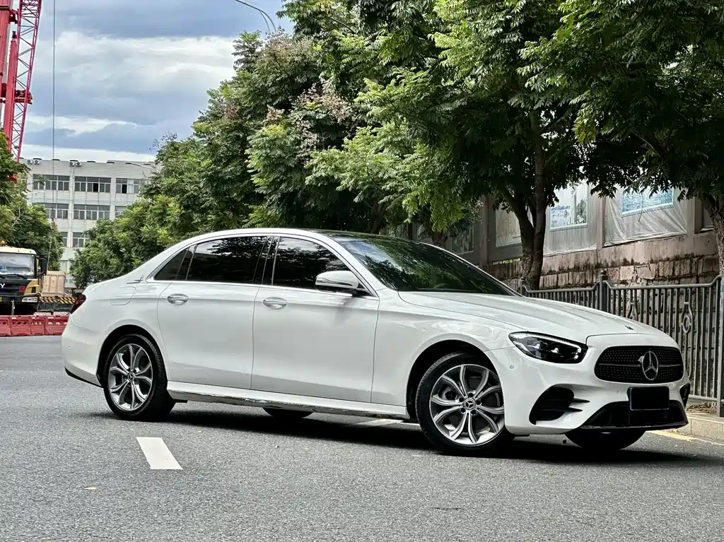Mercedes-Benz E-Class 2022