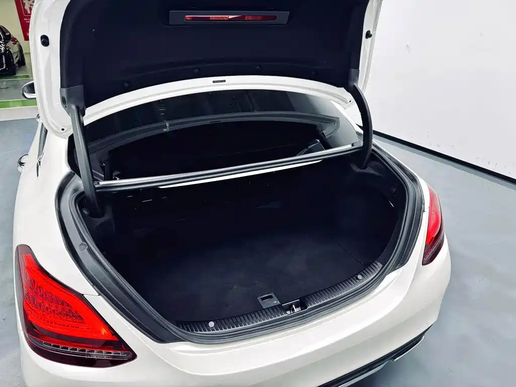 Mercedes-Benz C-Class 2019 — фото 15