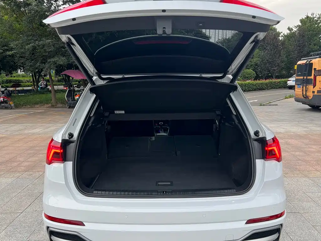Audi Q3 2021 — фото 16