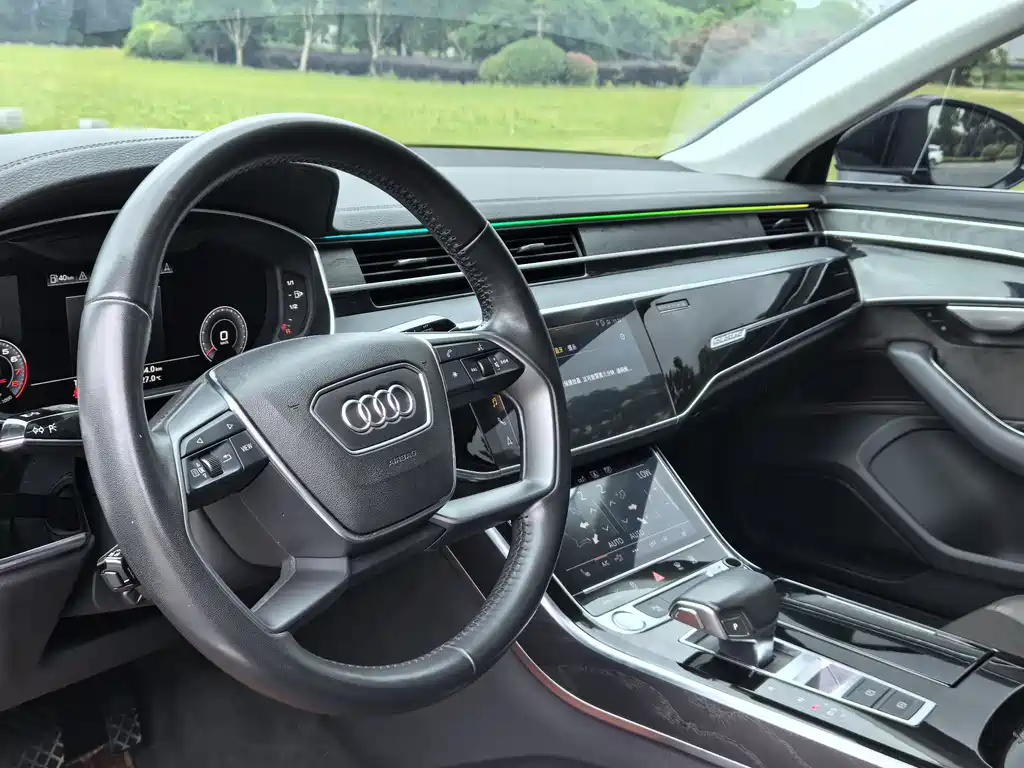 Audi A8 2019 — фото 6